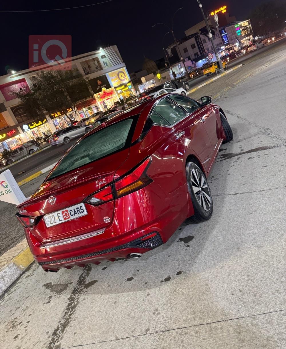 نيسان ألتيما